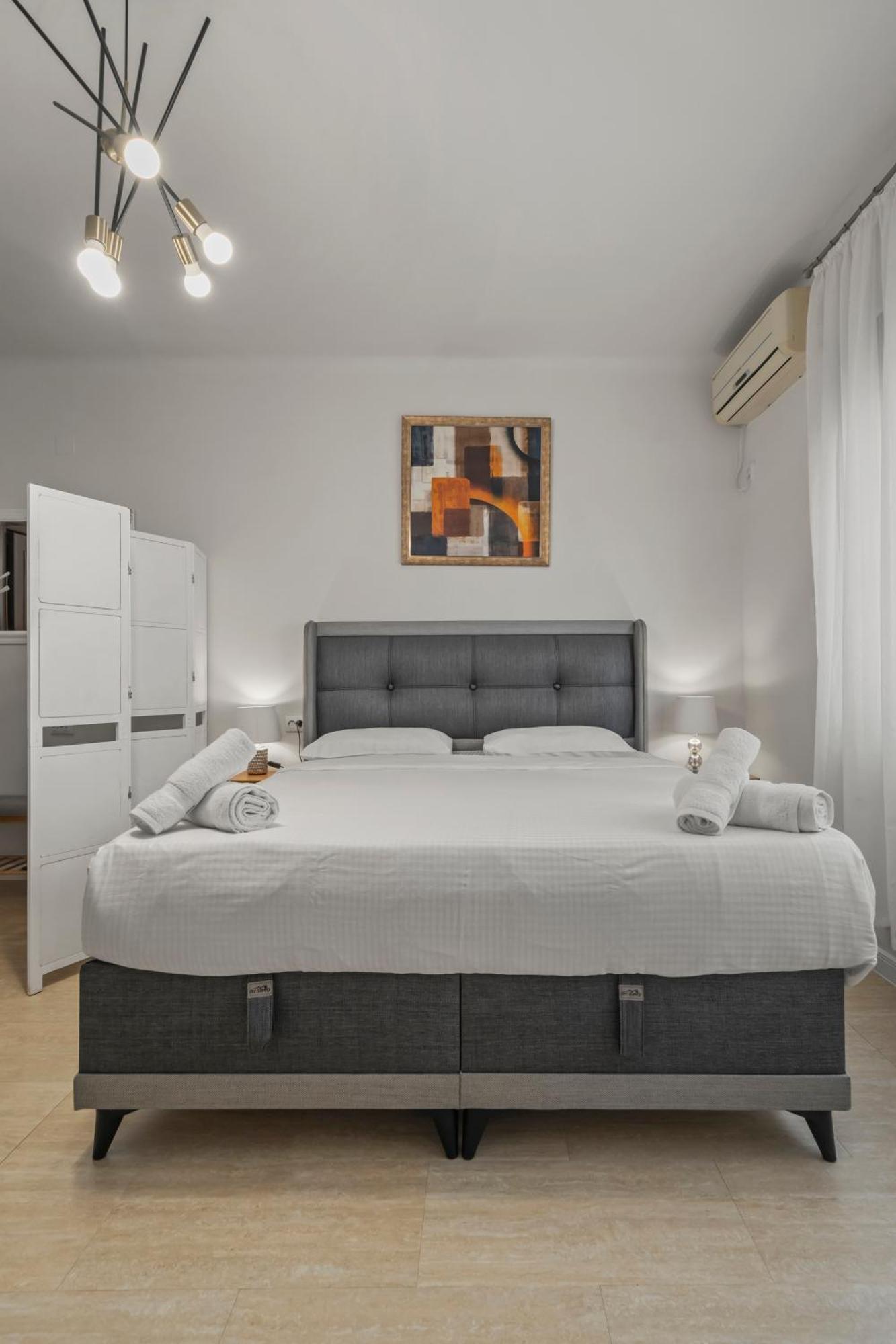 Upscale Studio, Walking Distance From The Old Town Bukarest Eksteriør billede