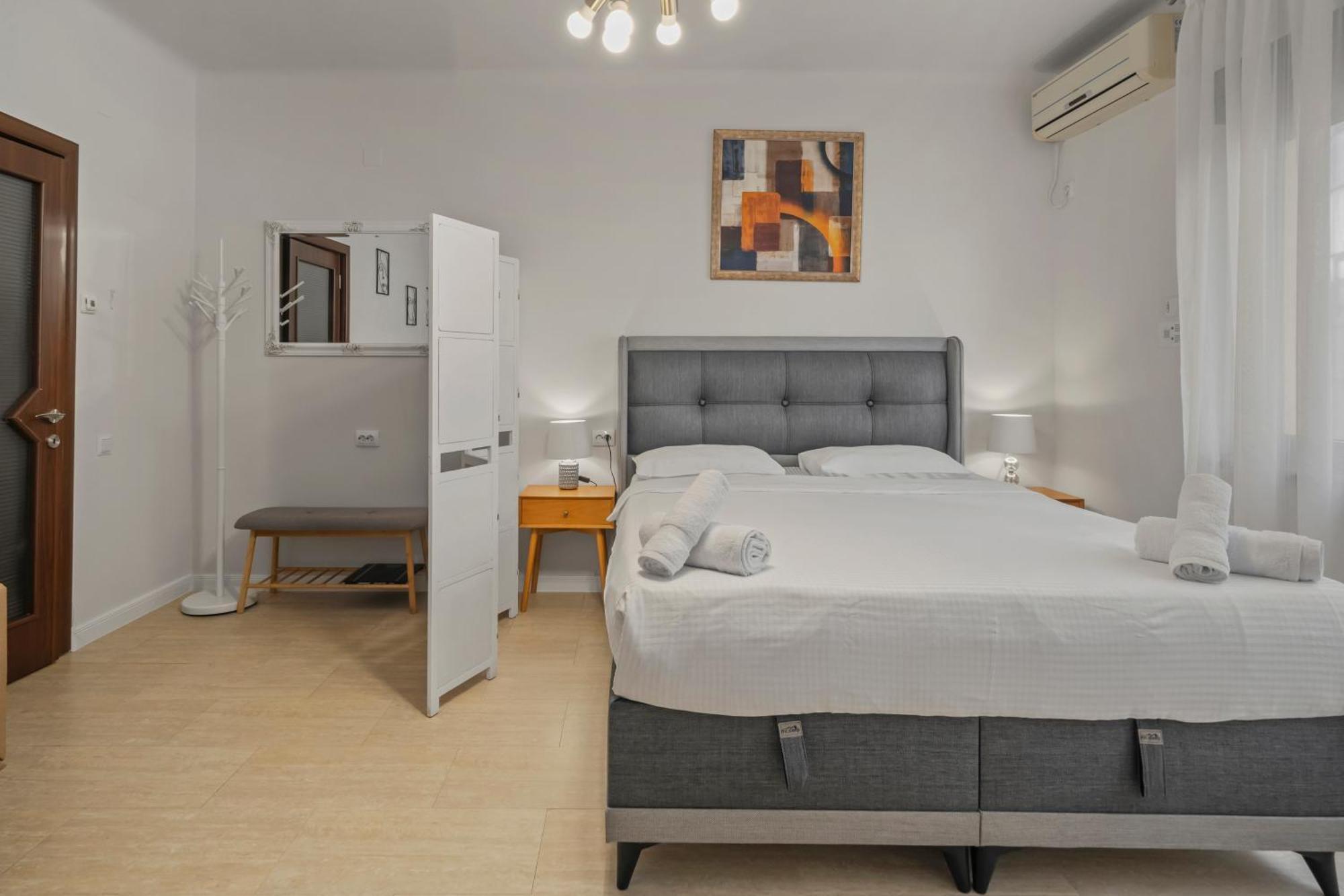 Upscale Studio, Walking Distance From The Old Town Bukarest Eksteriør billede