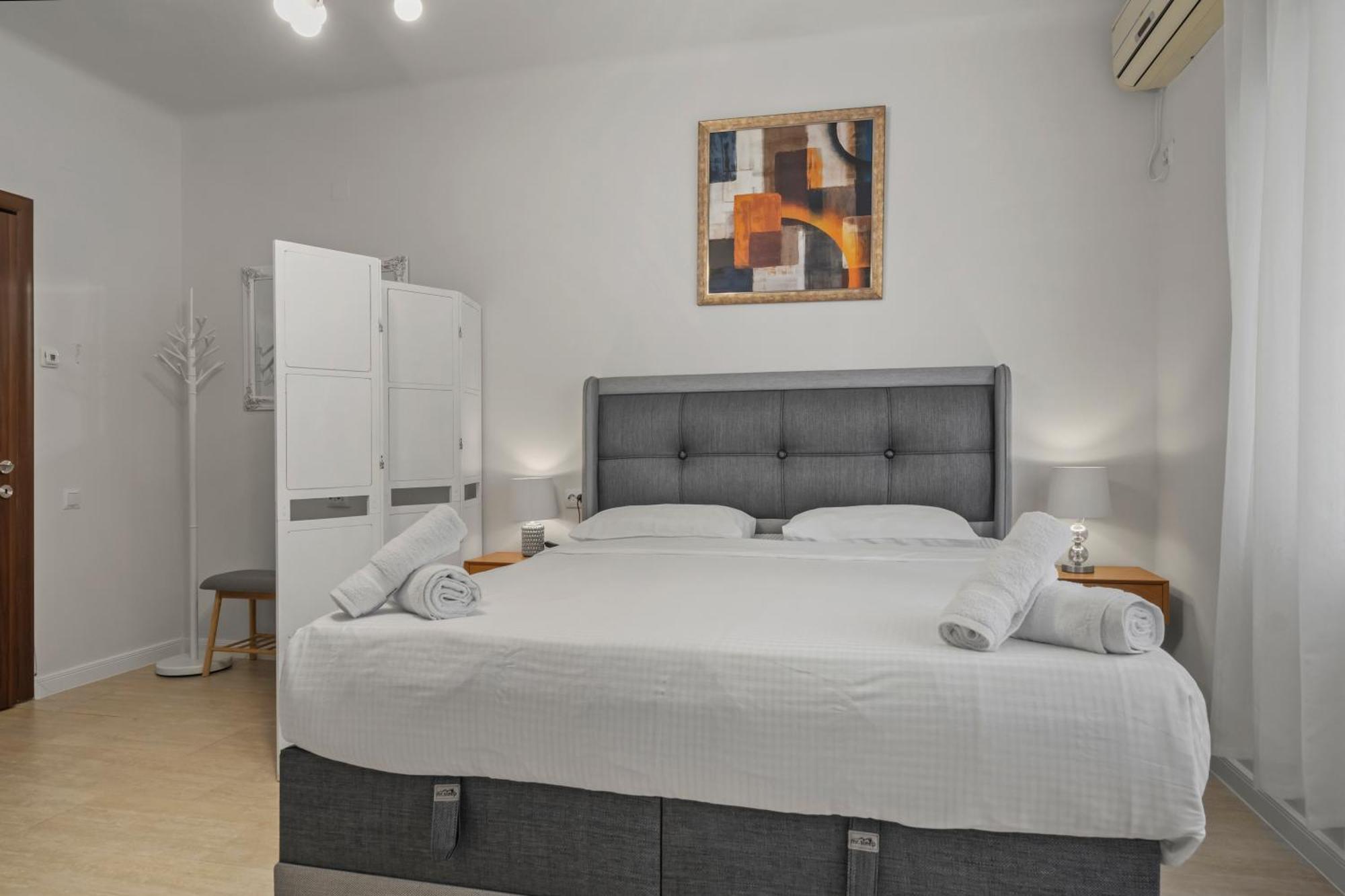 Upscale Studio, Walking Distance From The Old Town Bukarest Eksteriør billede